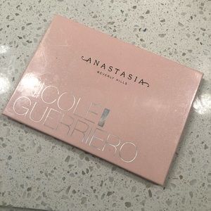 ABH X NICOLE GUERRIERO glow kit✨✨